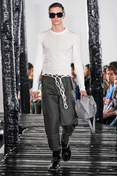 Look 15